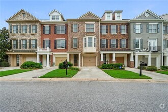 Building Photo - 6424 Queens Court Trace