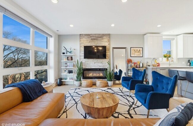 Building Photo - 1209 E 46th St