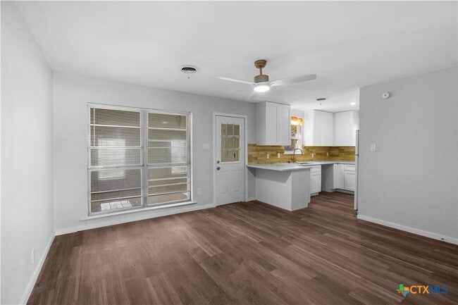 Building Photo - 1302 Metropolitan Dr
