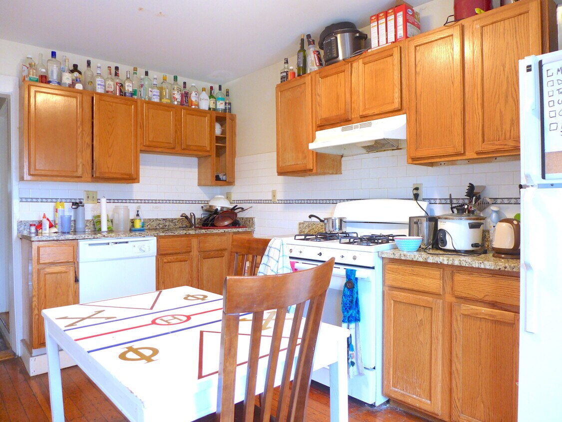 Primary Photo - 125 Brook Ave