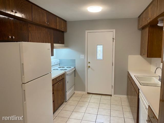 Foto del edificio - 2 br, 1 bath Duplex - 1619 W Nolana Ave 16...