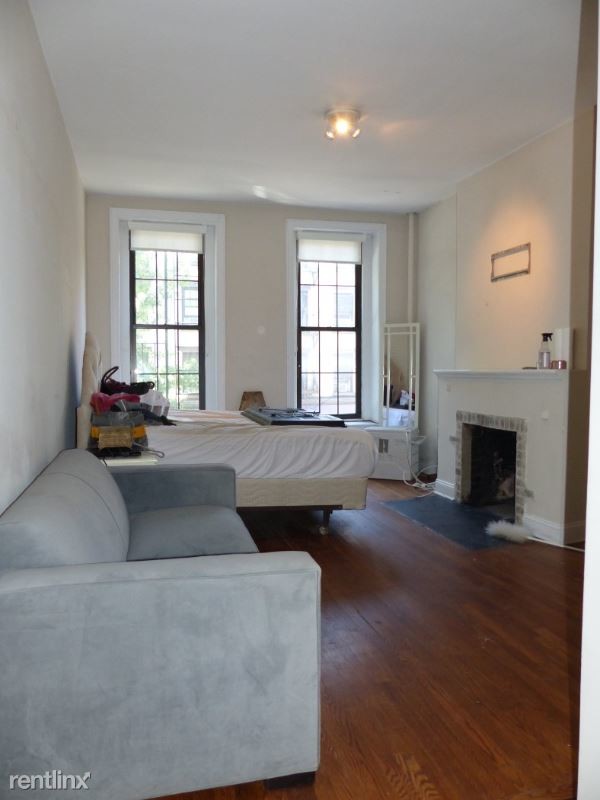 Foto del edificio - 57 W 8th St