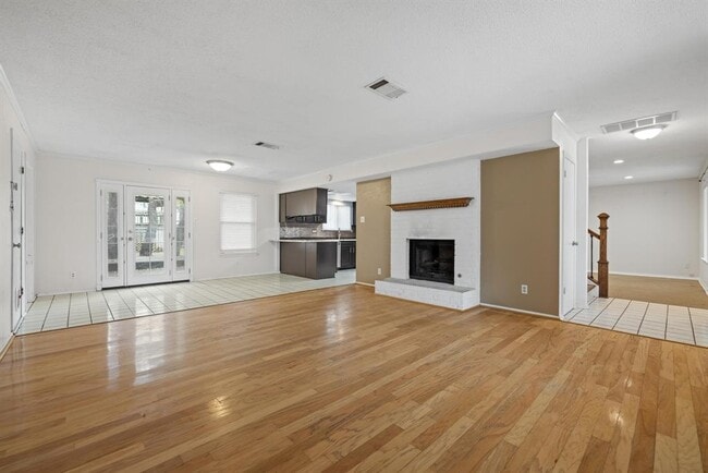 Building Photo - 4100 Harcourt Dr