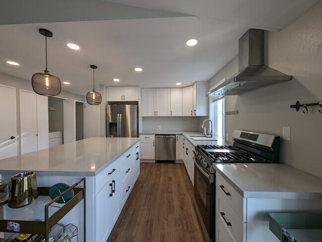 Foto del edificio - 3443 33rd Ave W