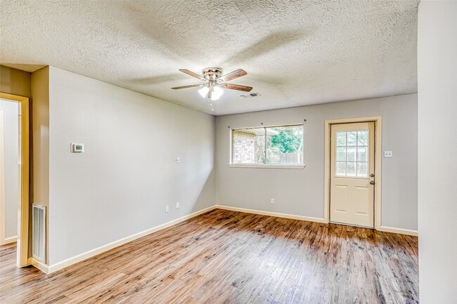 Building Photo - 4419 Curly Oaks Dr