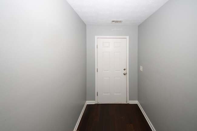 Building Photo - Enjoy The Park Place Townhome Community