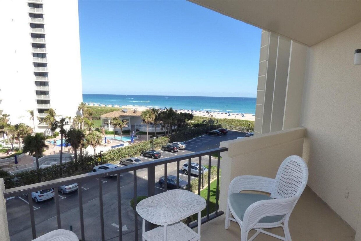 Primary Photo - 2800 N Ocean Dr