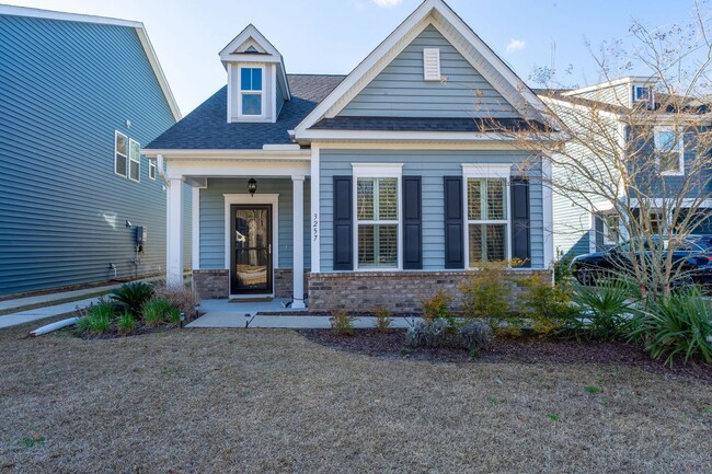 Building Photo - 3 Bedroom 2.5 Bath House in Boltons Landin...