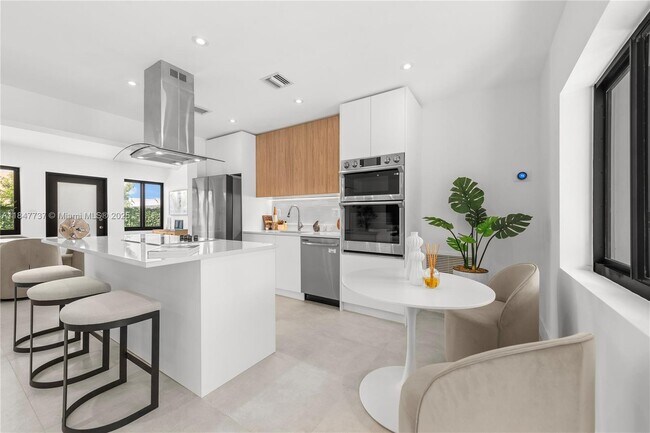 Foto del edificio - 8246 NE 2nd Ct