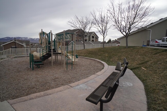 Building Photo - 157 W Springview Dr