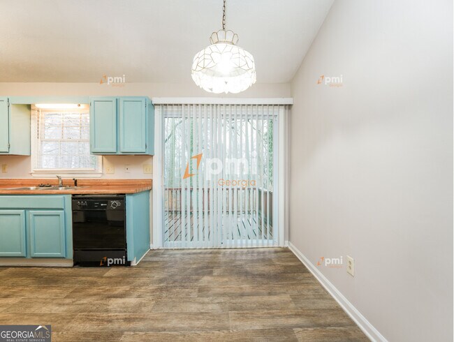 Foto del edificio - 667 Rae Dr SW