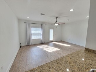 Building Photo - 8825 Little Cormorant Ln