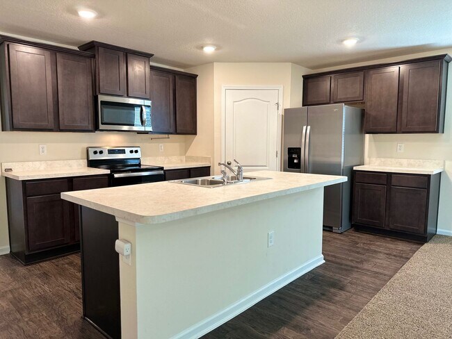 Foto del edificio - Resort Style Amenities! Lawn Care Included! Easy Access to Wildlight, Fernandina Bch, Jax