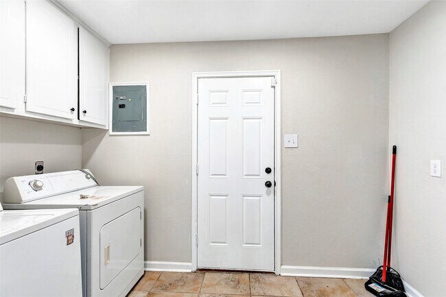 Foto del edificio - 1038 Cottage Oak Ln