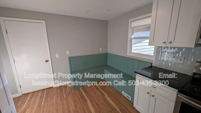 Foto del edificio - 2975 NW Stewart St