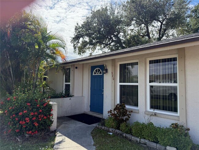 Foto del edificio - 580 Skylark Ln NW