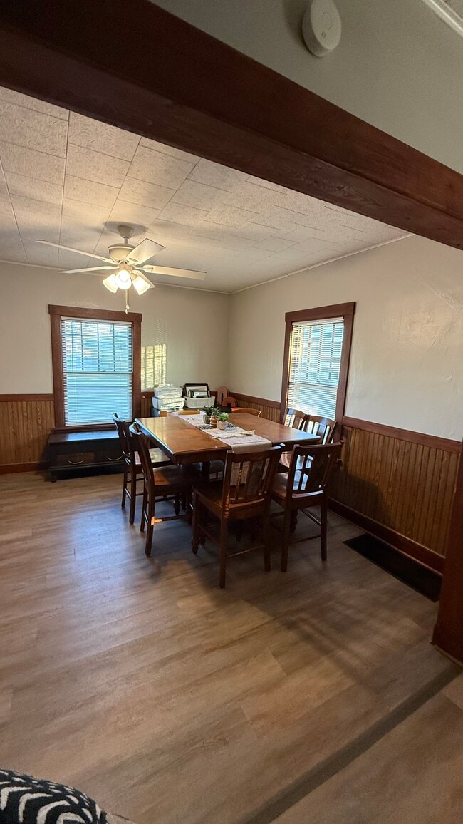 Foto del edificio - 137 N Columbia Ave