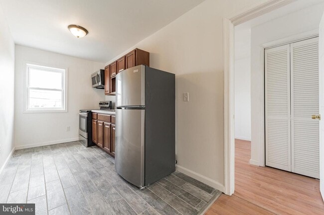 Building Photo - 1310 N Ellwood Ave