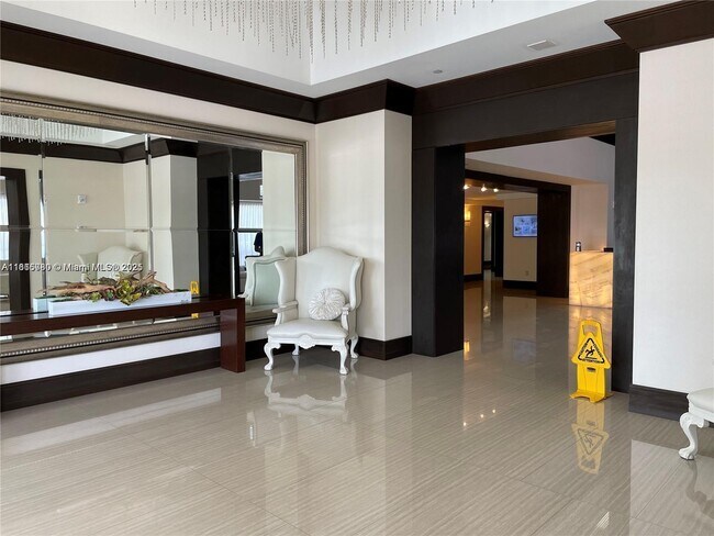 Foto del edificio - 16485 Collins Ave