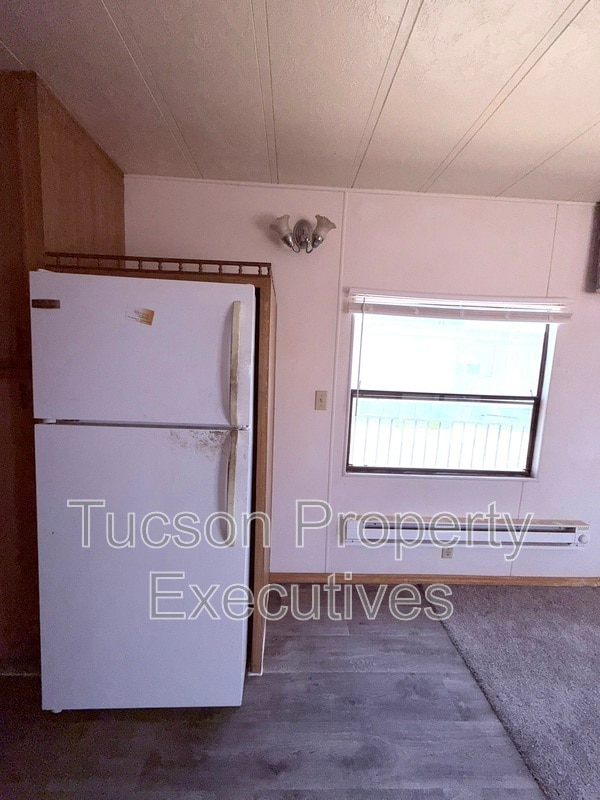 Building Photo - 4580 E Rex St