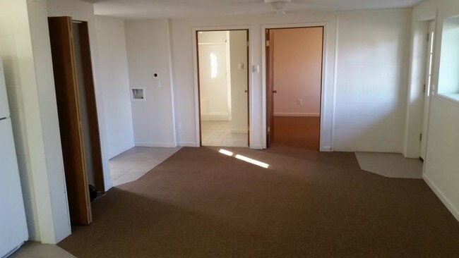 Foto del edificio - 240 E Houghton Lake Dr