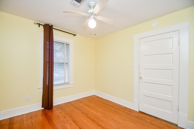 Foto del edificio - 4528 Magnolia St