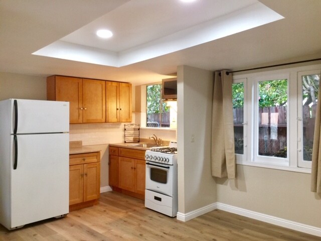 stove, refrigerator, microwave included - 52 Allen Ave