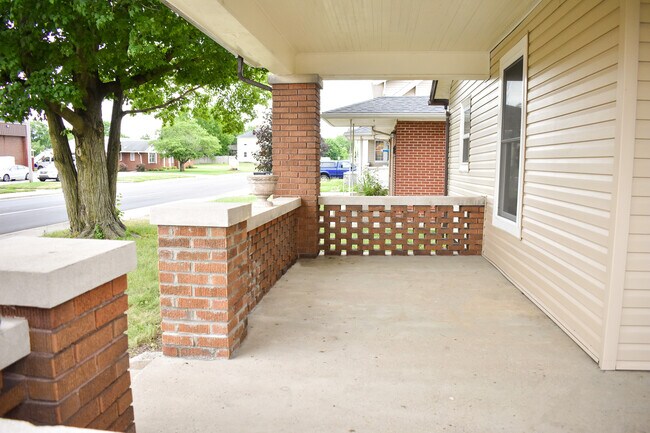 Building Photo - 2303 Jackson St