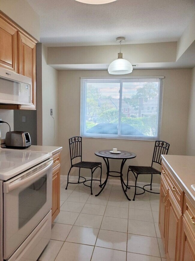 111 S Baybrook Dr Unit 104, Palatine, IL 60074 Condo for Rent in