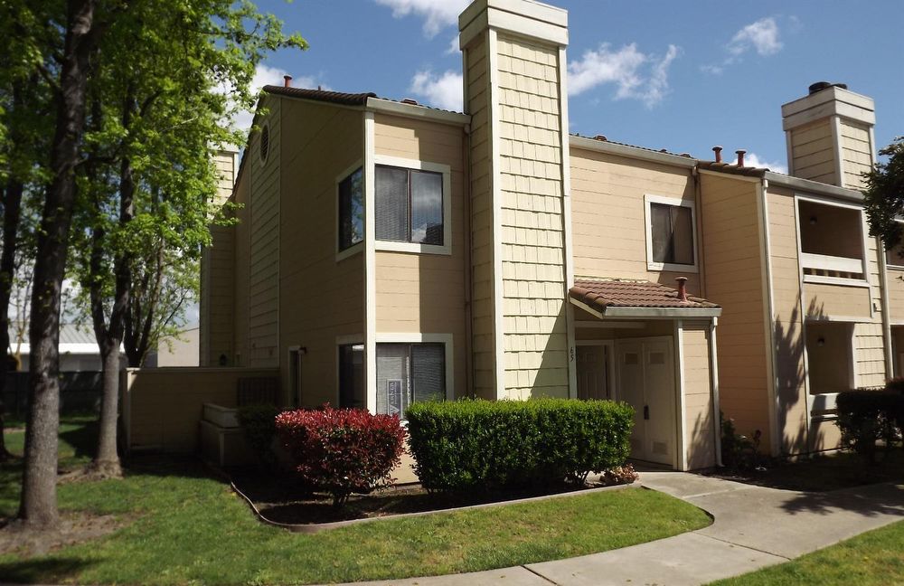 Primary Photo - 1661 Pyrenees Ave