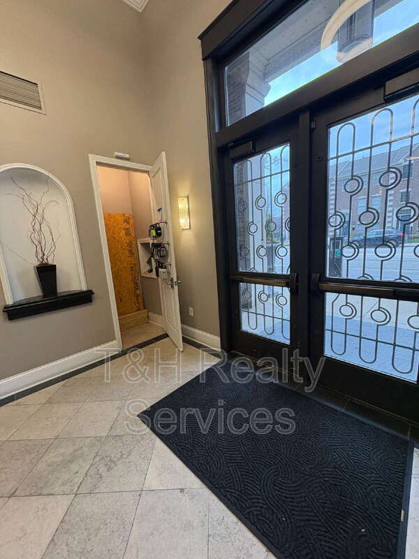 Foto del edificio - 355 E Ohio St