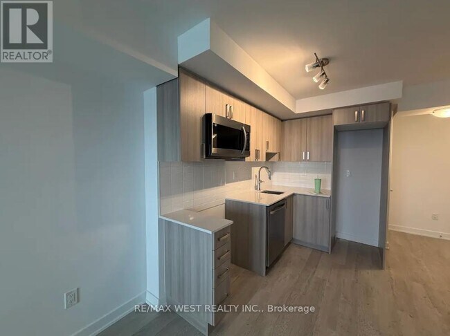 Building Photo - 1010 Sandy Beach Rd