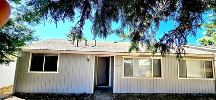 Building Photo - 424 5th Ave