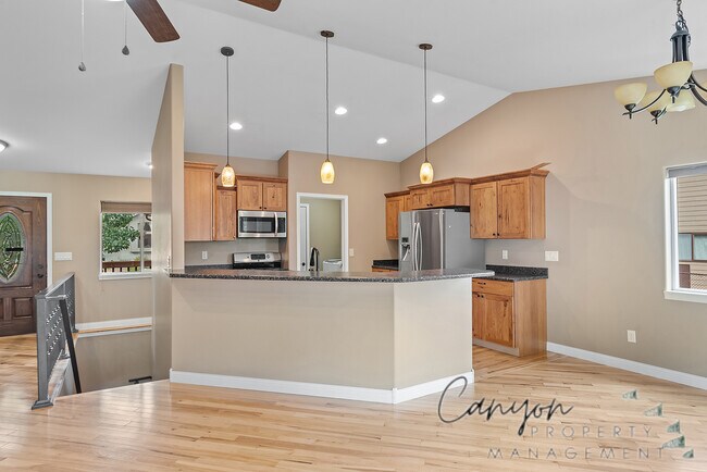 Foto del edificio - 4838 Misty Woods Lane