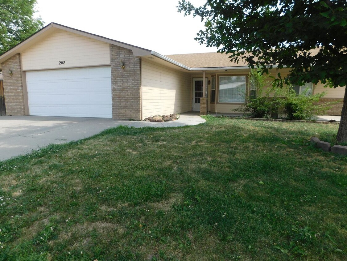 Primary Photo - Ranch in Established Neighborhood