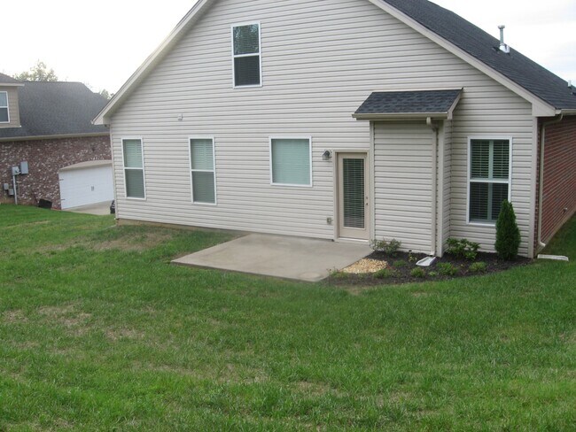 Building Photo - 1066 Oakhall Dr