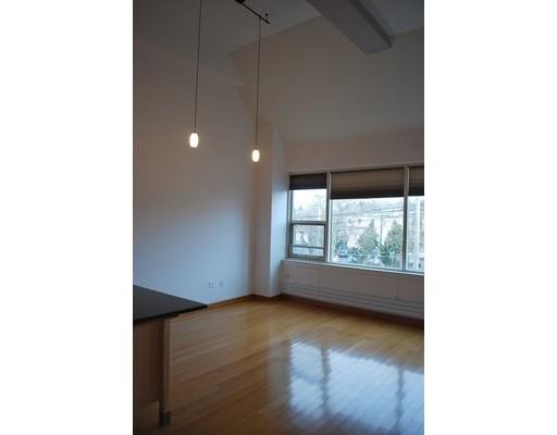 Foto del edificio - 290 Pleasant St