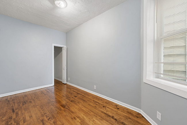 Foto del edificio - 4910 W Van Buren St