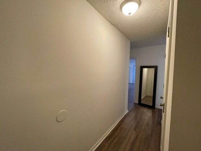 Building Photo - Beautifully Maintained Single-Level Home