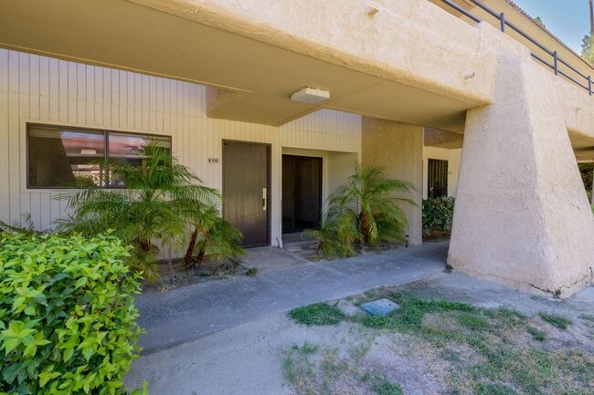 Foto del edificio - Palm Springs Villas Condo
