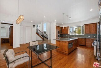 Building Photo - 7822 Truxton Ave
