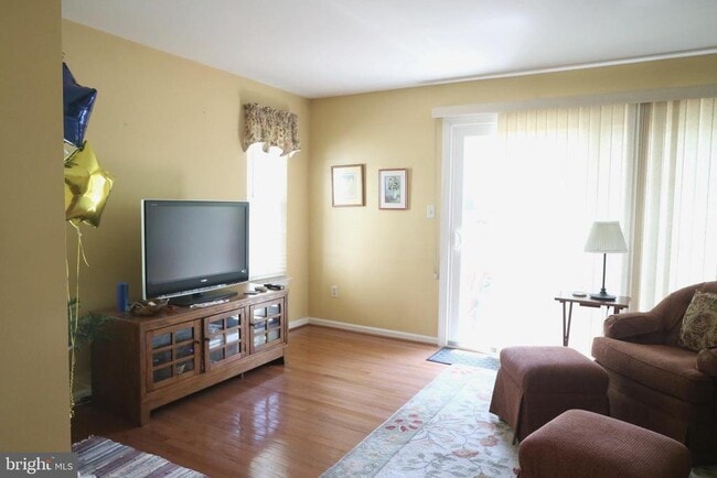Foto del edificio - 7807 Spruce Mill Dr
