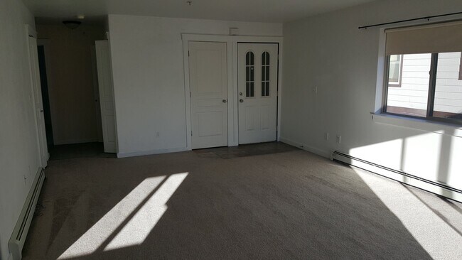 Foto del edificio - 3 Bed 2 Bath in Belgrade with garage