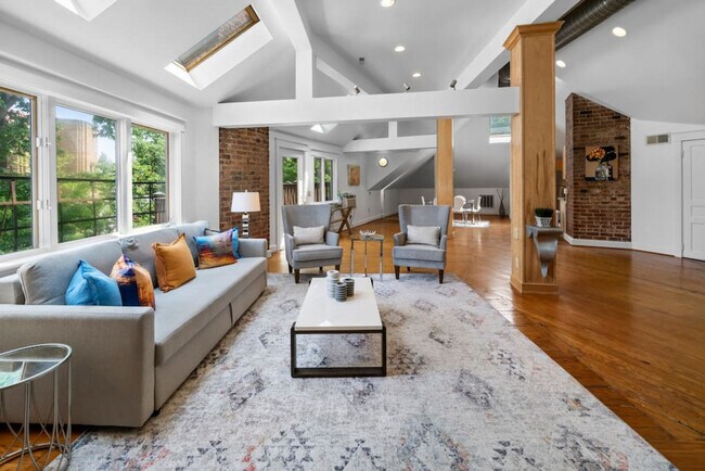 Foto del edificio - 2584 Madison Rd
