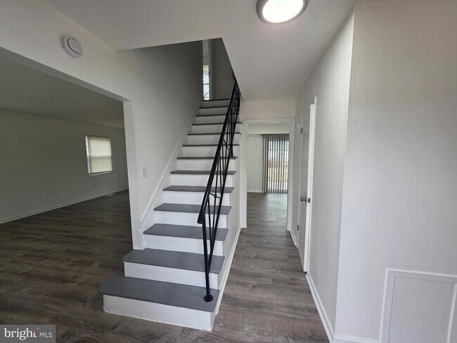 Foto del edificio - 14 East Ct