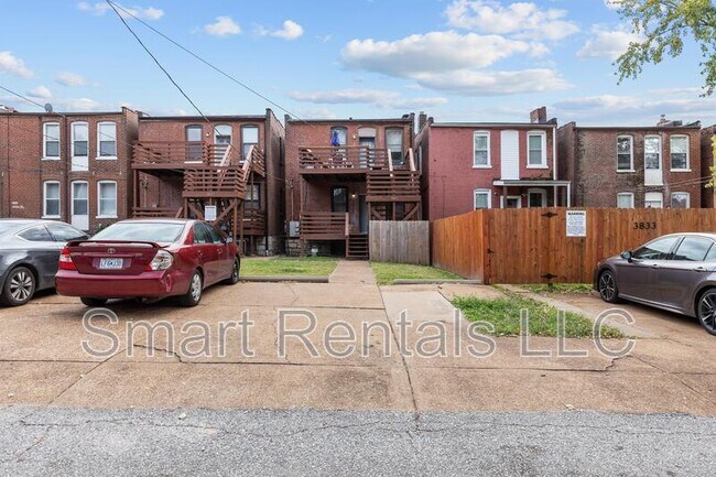 Foto del edificio - 3831 McRee Ave