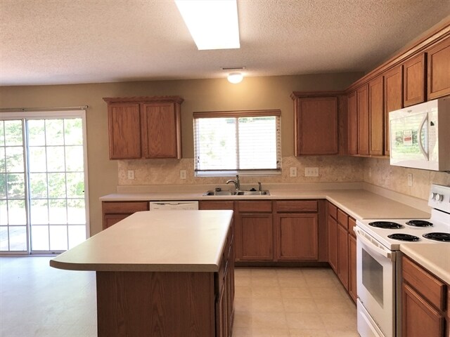 Foto del edificio - 338 Averasboro Dr