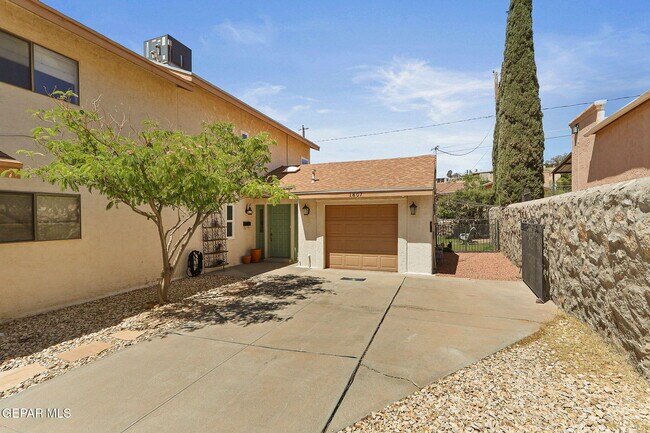 Building Photo - 1807 Gurss Pl