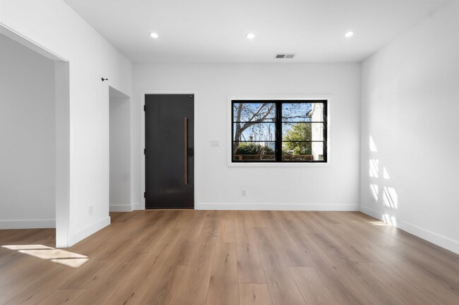 Building Photo - 140 Myrtle Rd
