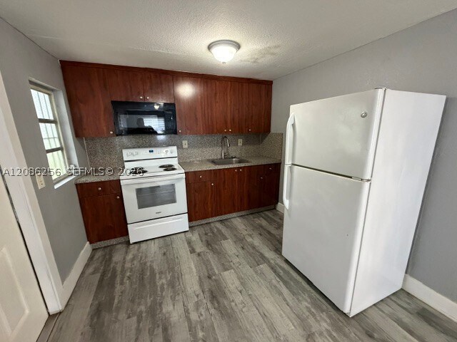 Foto del edificio - 1361 NW 68th Terrace